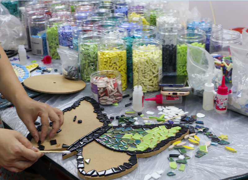 Magic-Toy Hosts In-House Mosaic DIY Craft Workshop